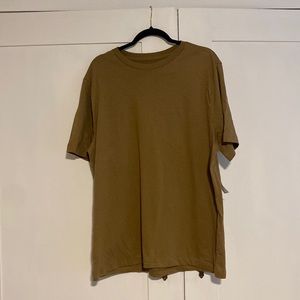NWT: Banana Republic Men’s Sand Colored Tall Tshirt